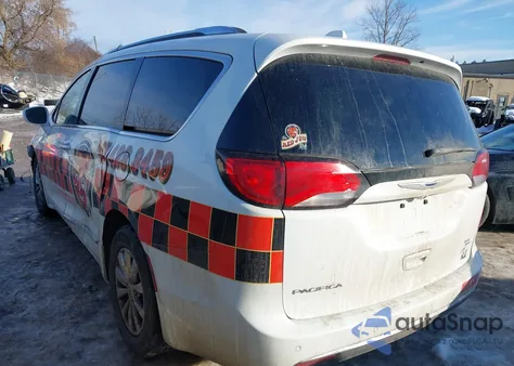 2019 Chrysler Pacifica Touring L z USA, uszkodzony, nr VIN 2C4RC1BG0KR575819